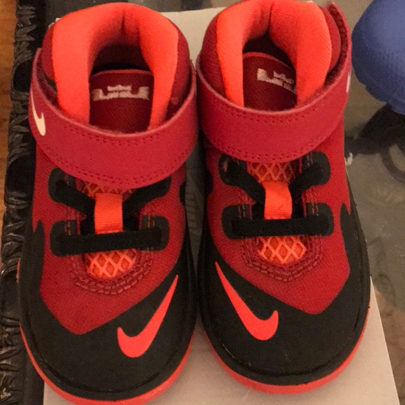 Lebron James Nike’s (Toddler) - Picture 2 of 3